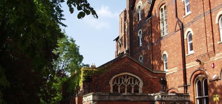 Photo of the front of Wycliffe Hall