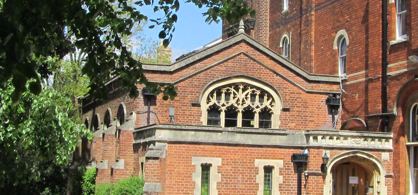 Photo of the front of Wycliffe Hall