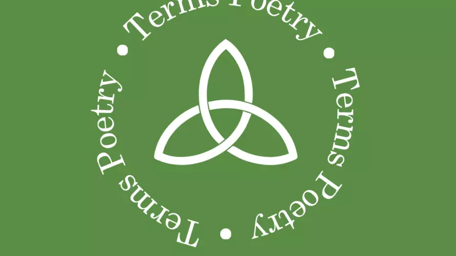 A white, three pointed celtic knot on a green background