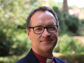 Graham Tomlin's headshot