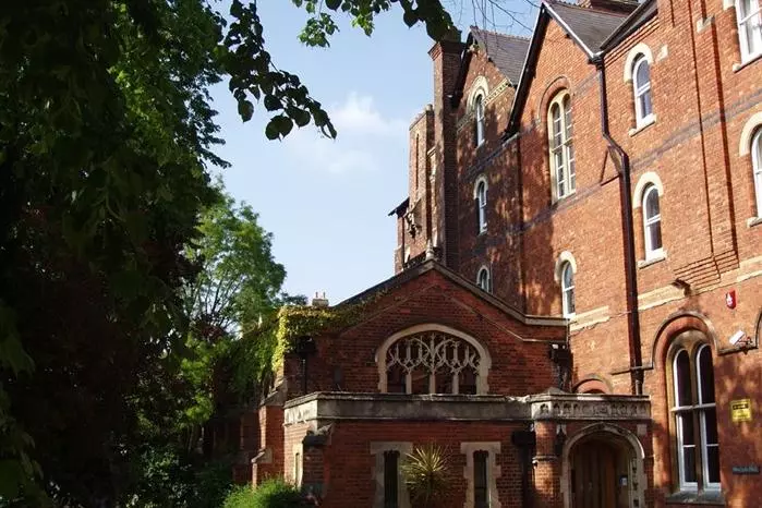Photo of the front of Wycliffe Hall