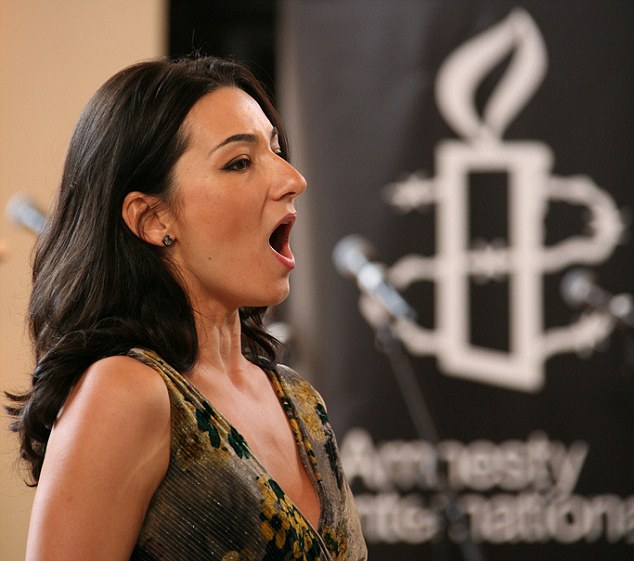 Photo of Eliana Pretorian singing